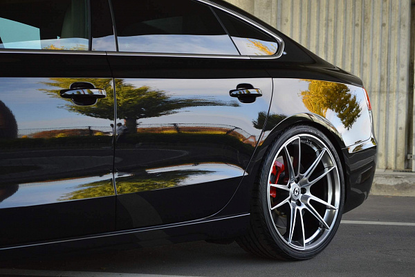 Фото дисков HRE FF04 Серебро на Audi A/S/RS 5 (F5)