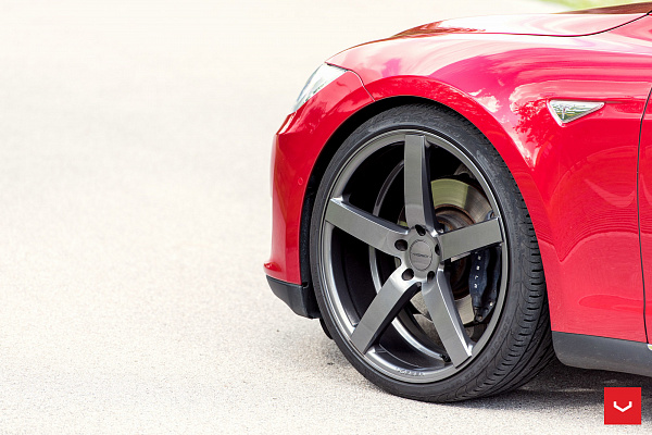 Фото дисков Vossen CV3 Глянцевый графит на Tesla Model S
