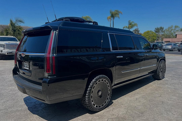 Фото дисков Giovanna Dicotto Черный глянец на Cadillac Escalade IV