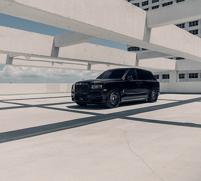 Фото дисков Vossen S17-18 на Rolls-Royce Cullinan