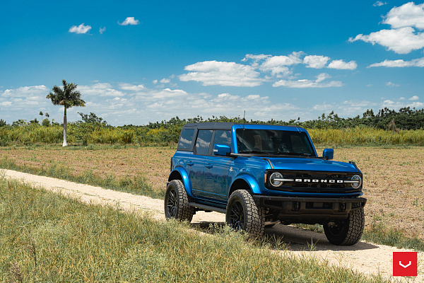 Фото дисков Vossen HF6-5 Черный глянец на Ford Bronco
