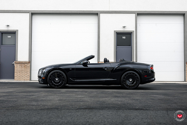 Фото дисков Vossen LC3-11T Черный глянец на Bentley Continental GT III