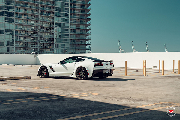 Фото дисков Vossen EVO-4R Сатиновый графит на Chevrolet Corvette C7