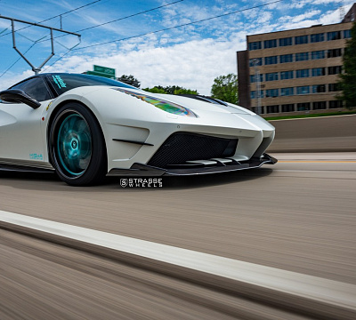Фото дисков Strasse Wheels SM5R Signature на Ferrari 488