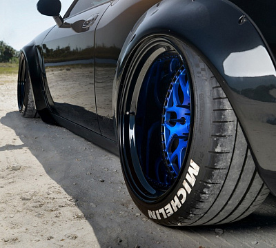 Фото дисков Strasse Wheels SV8 Performance на Dodge Challenger III