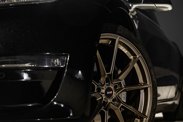 Фото дисков Savini SV-F4 Глянцевая бронза на Tesla Model 3