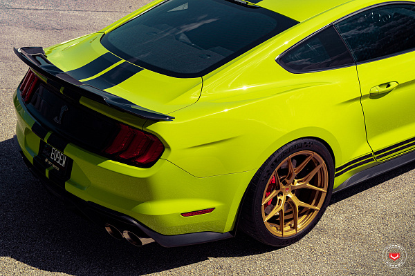 Фото дисков Vossen S21-01 Сатиновое золото на Ford Mustang VI