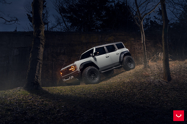 Фото дисков Vossen HFX-1 (6-Lug) Черный сатин на Ford Bronco