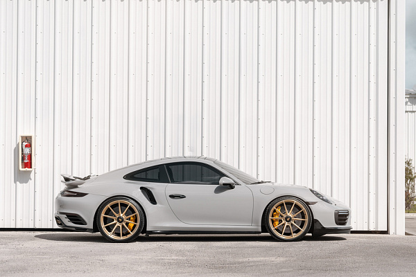 Фото дисков Anrky AN18 Глянцевая шампань на Porsche 911 VII