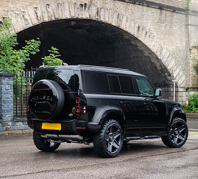 Фото дисков Kahn Mondial Retro RS на Land Rover Defender II