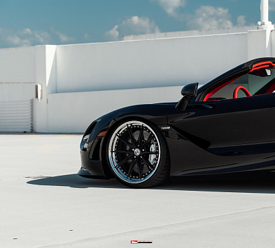 Фото дисков HRE S104SC на McLaren 720S