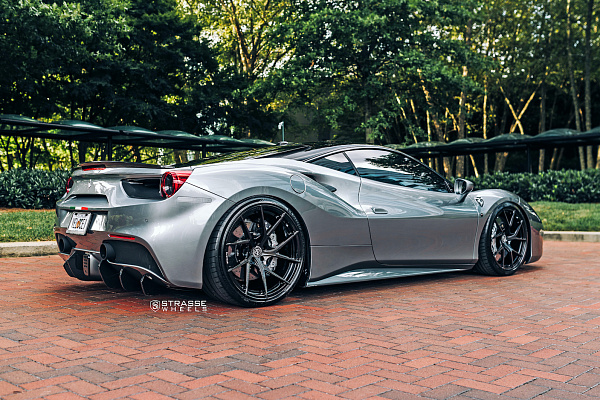 Фото дисков Strasse Wheels SM5RT Deep Concave Monoblock Другой цвет на Ferrari 488