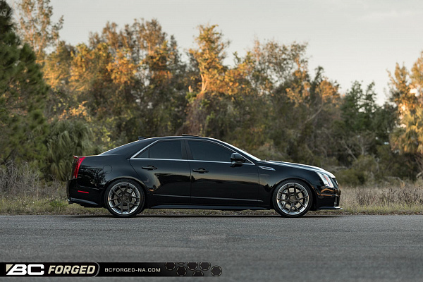 Фото дисков BC Forged HCS02 Глянцевый темный лак на Cadillac CTS II