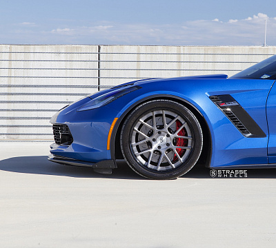 Фото дисков Strasse Wheels SM7 Deep Concave на Chevrolet Corvette C7