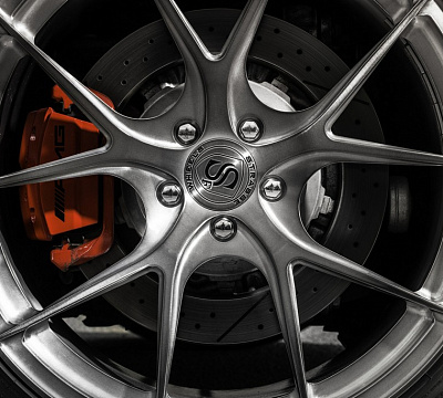 Фото дисков Strasse Wheels SM5R Deep Concave Monoblock на Mercedes-Benz AMG GT I
