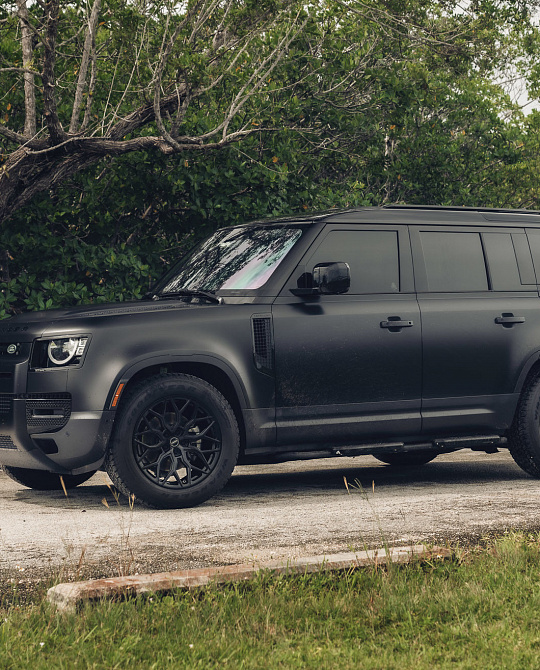 Фото дисков HF-2 Черный глянец на Land Rover Defender II