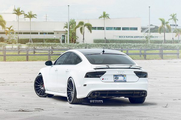 Фото дисков Strasse Wheels SV15T Deep Concave Monoblock Другой цвет на Audi A/RS 7 (4G)