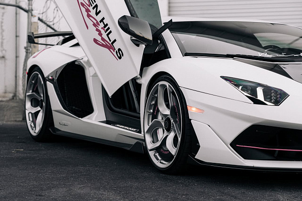 Фото дисков Brixton Forged NC01-R Серебро на Lamborghini Aventador