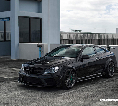 Фото дисков HRE P104 на Mercedes-Benz C-Class (W204)