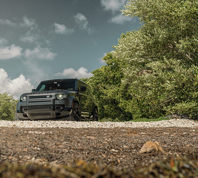 Фото дисков Vossen UV-X на Land Rover Defender II
