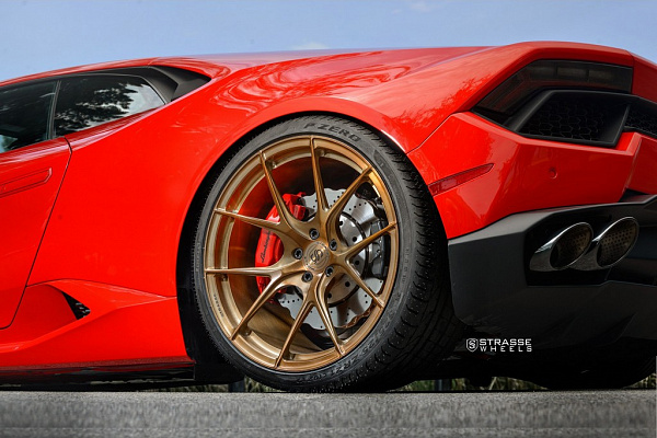 Фото дисков Strasse Wheels SM5R Deep Concave Monoblock Сатиновая медь на Lamborghini Huracan