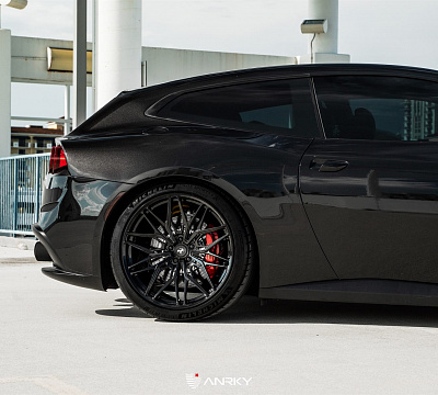 Фото дисков Anrky S1-X1 на Ferrari GTC4Lusso