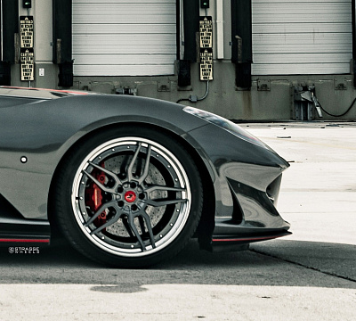 Фото дисков Strasse Wheels SV4 Deep Concave FS на Ferrari 812