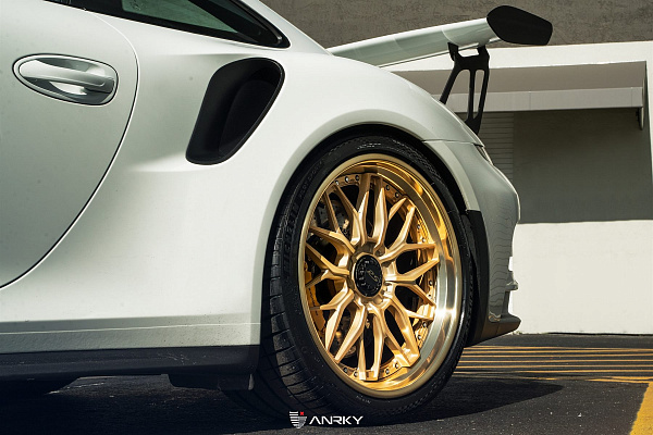 Фото дисков Anrky RS1 Сатиновое золото на Porsche 911 VII