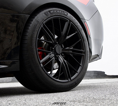 Фото дисков MRR M650 на Chevrolet Camaro VI