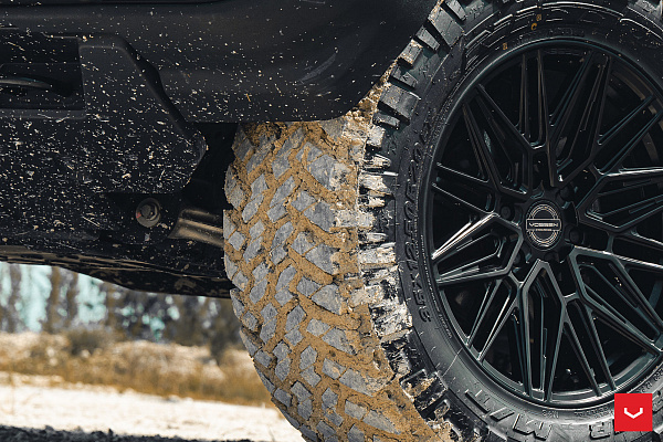 Фото дисков Vossen HF6-5 Черный сатин на Ford Bronco