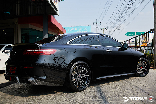 Фото дисков Vossen M-X3 (3-Piece) Сатиновый графит на Mercedes-Benz E-Class (W213, S213, C238)