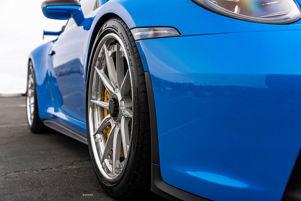 Фото дисков Strasse Wheels SV10 Deep Concave FS Глянцевый лак на Porsche 911 VIII