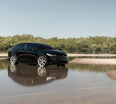 Фото дисков Vossen HF-5 на Tesla Model X