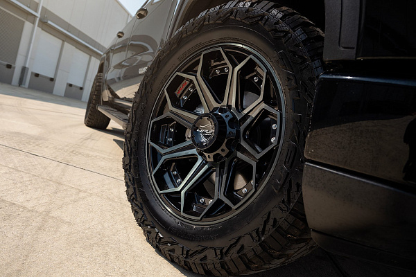Фото дисков 4PLAY 4P80R  на GMC Sierra IV