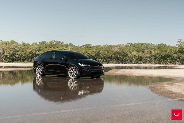 Фото дисков Vossen HF-5 Серебро на Tesla Model X