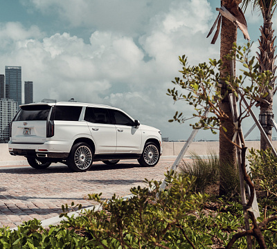 Фото дисков Vossen HF-8 на Cadillac Escalade V