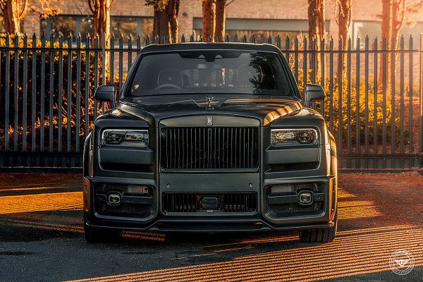 Фото дисков Vossen UV-6 Черный глянец на Rolls-Royce Cullinan