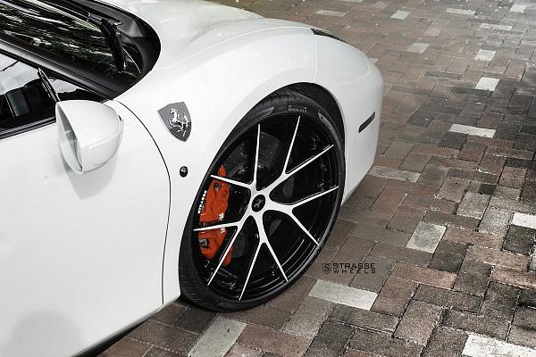 Фото дисков Strasse Wheels SM5R Deep Concave Monoblock Другой цвет на Ferrari 488