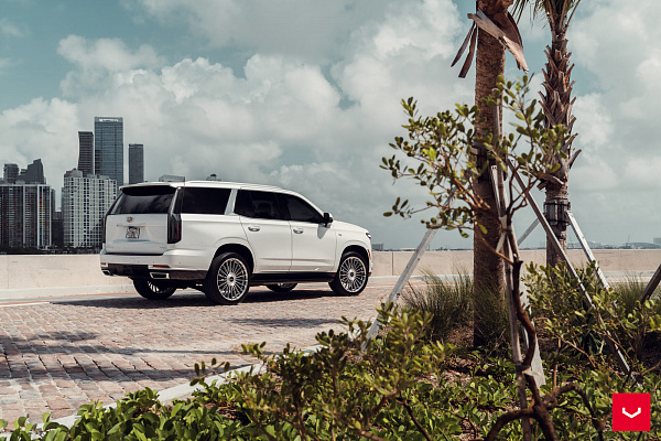 Фото дисков Vossen HF-8 Глянцевый лак на Cadillac Escalade V