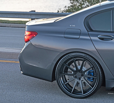 Фото дисков Strasse Wheels R10 Deep Concave FS на BMW 7 (G11/G12)