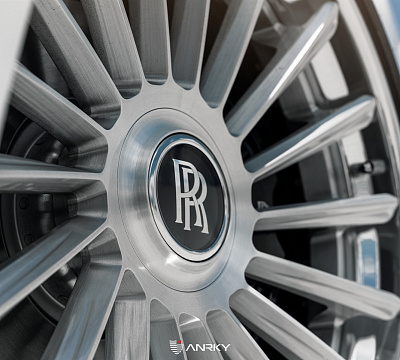 Фото дисков Anrky RF-382 на Rolls-Royce Cullinan