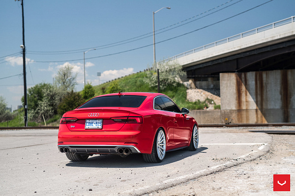 Фото дисков Vossen VFS-2 Серебро на Audi A/S/RS 5 (F5)