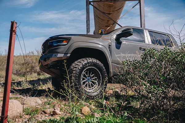 Фото дисков Brixton Forged BX03-M Сатиновый графит на Ram 1500 V