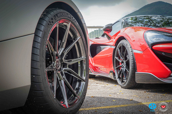 Фото дисков Vossen EVO-2R Черный глянец на McLaren 720S