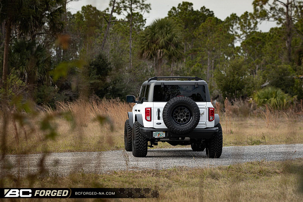 Фото дисков BC Forged LE72 // MLE72 Глянцевый графит на Ford Bronco