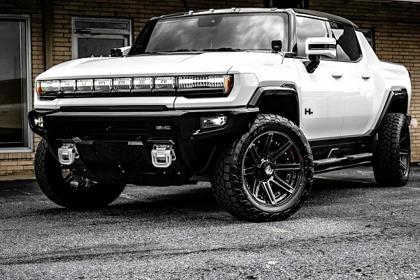 Фото дисков 4PLAY 4P08 Черный глянец на GMC Hummer EV