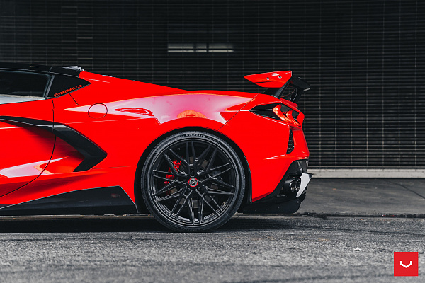 Фото дисков Vossen HF-7 Черный глянец на Chevrolet Corvette C8