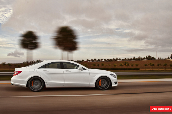 Фото дисков Vossen CV3 Сатиновый графит на Mercedes-Benz CLS (C218)