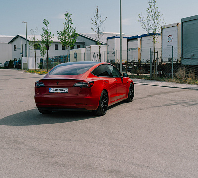 Фото дисков Vossen HF-2 на Tesla Model 3