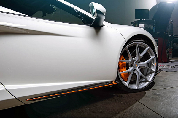 Фото дисков HRE P101 Серебро на McLaren 650S